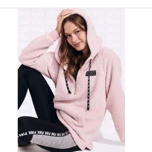 PINK BY VICTORIA'S SECRET SHERPA NEW (SMALL)